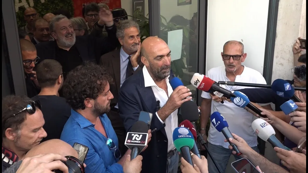 bari, un anno fa l’elezione di leccese: il bilancio (parziale) di opposizione e maggioranza immagine